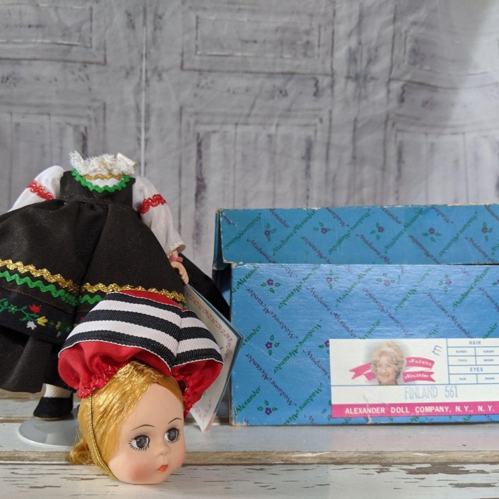 Madame Alexander Finland 561 doll‎